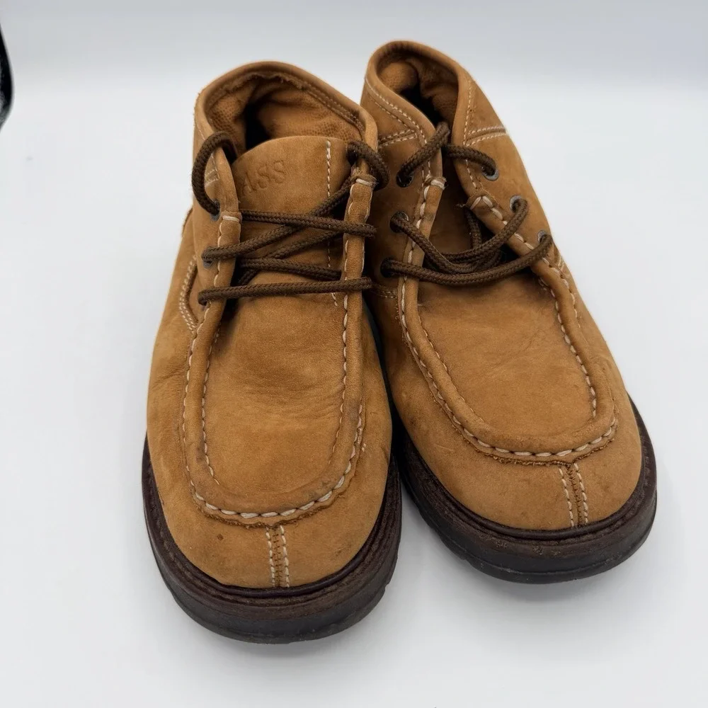 GH Bass Wallabees Men's Youth Size 4 Tan Suede Nubuck Boots Dressy